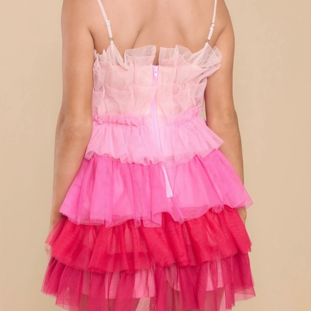Adorable Barbielike Dress! - Picture 3 of 4